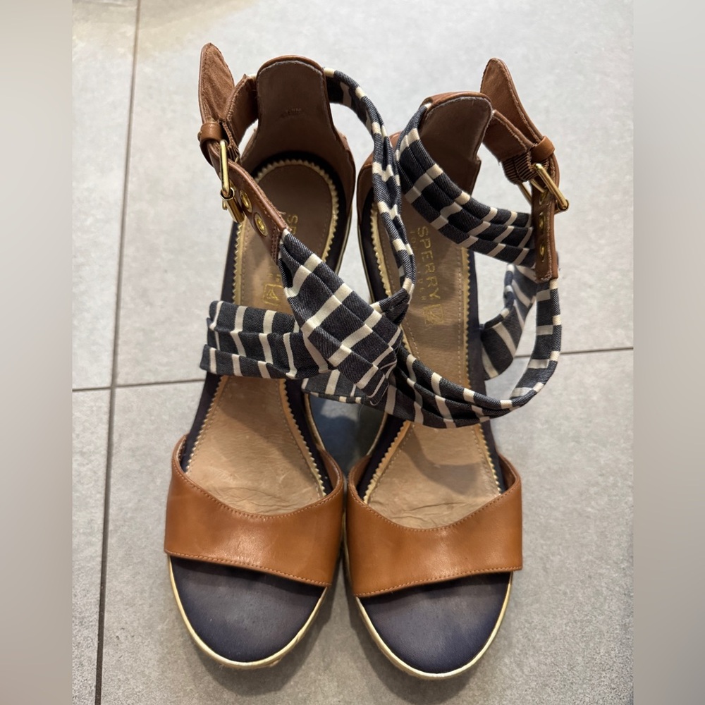 Sperry Women's Tan and Navy Striped Sandals